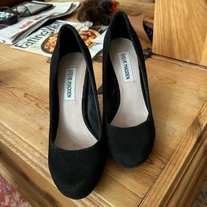 Steve Madden Black Suede Pumps Women’s Size 6